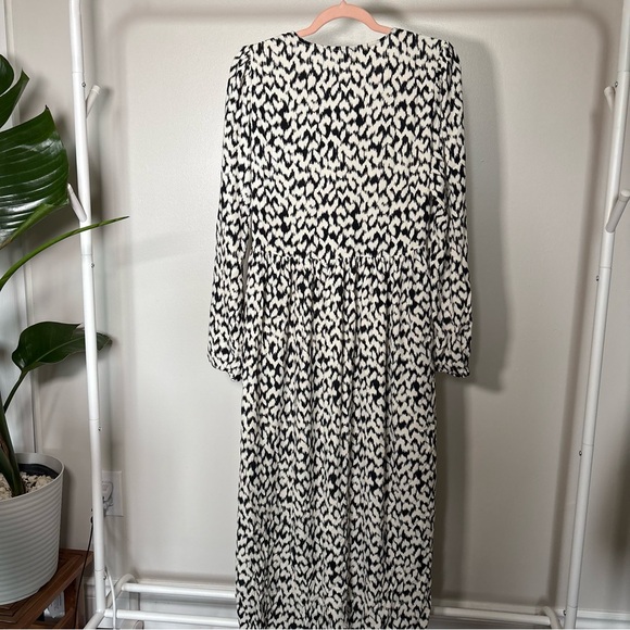 3/10$ 🌷 The Bay mbyM Maikki Printed Surplice Midi Dress Ohara Print - Picture 7 of 9
